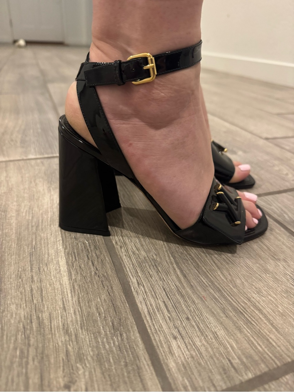 Louis Vuitton Shake Patent Leather Sandal - Picture 5 of 11